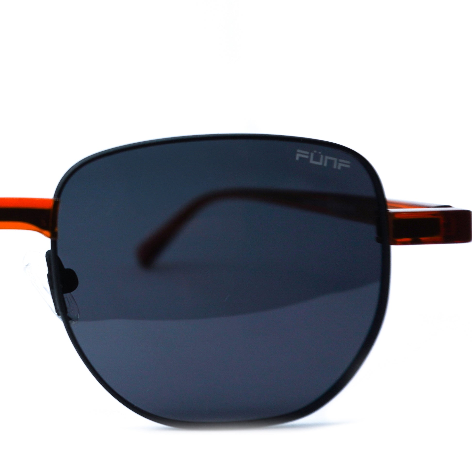 Gafas de sol delgadas con diseño clásico, color negro con café