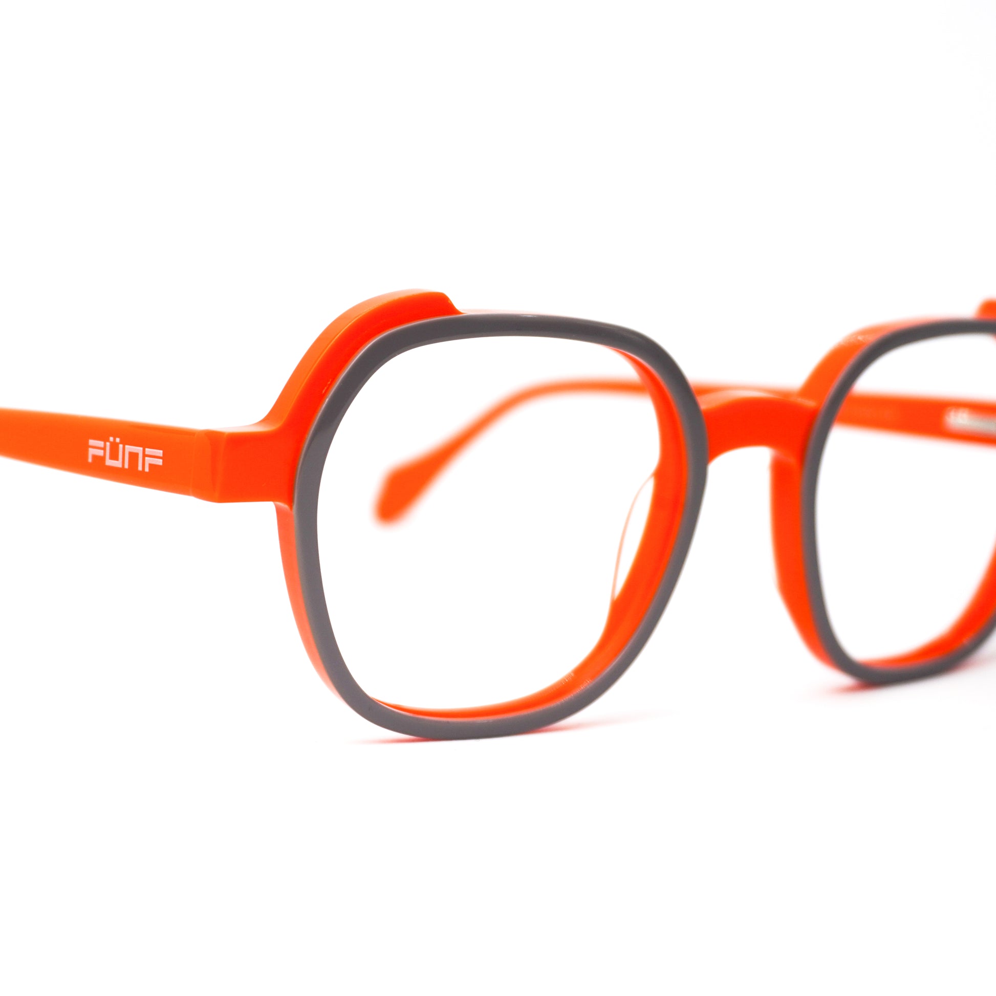 Gafas para Formular, cuadradas, color Gris con naranja.